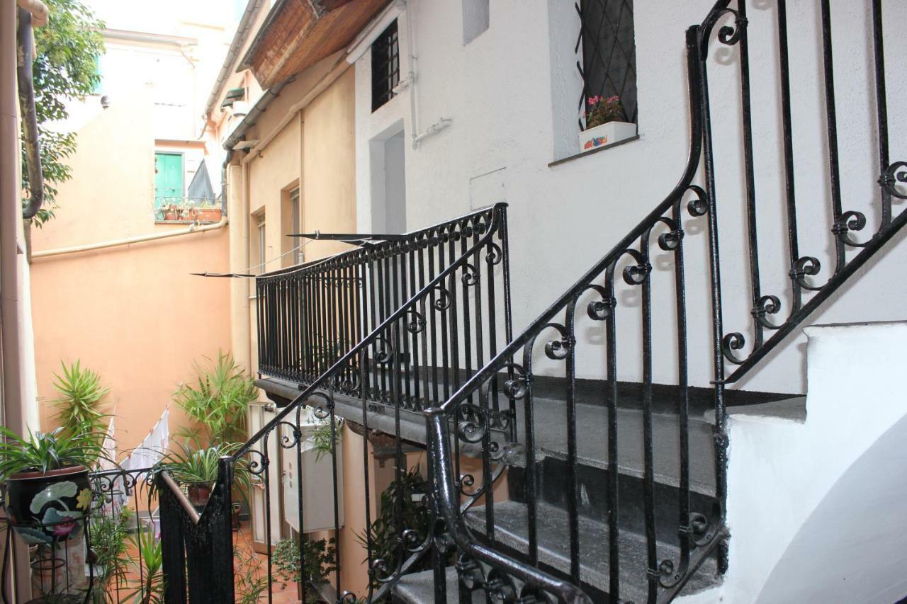 Appartement Mansarda Sotto Le Stelle à Gênes Extérieur photo