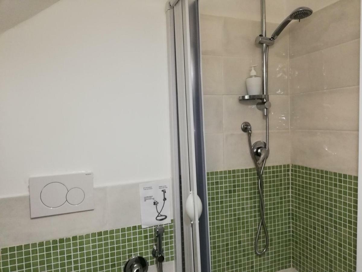 Appartement Mansarda Sotto Le Stelle à Gênes Extérieur photo