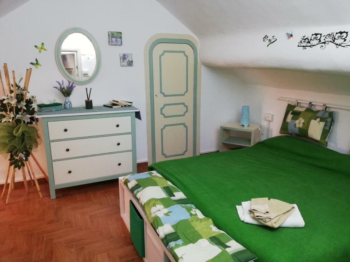 Appartement Mansarda Sotto Le Stelle à Gênes Extérieur photo