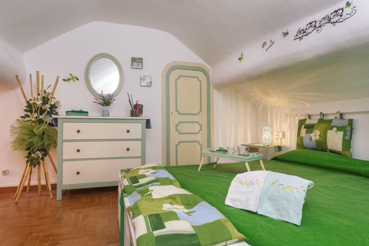 Appartement Mansarda Sotto Le Stelle à Gênes Extérieur photo