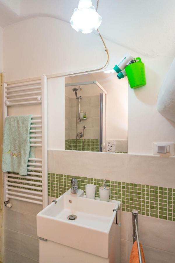 Appartement Mansarda Sotto Le Stelle à Gênes Extérieur photo